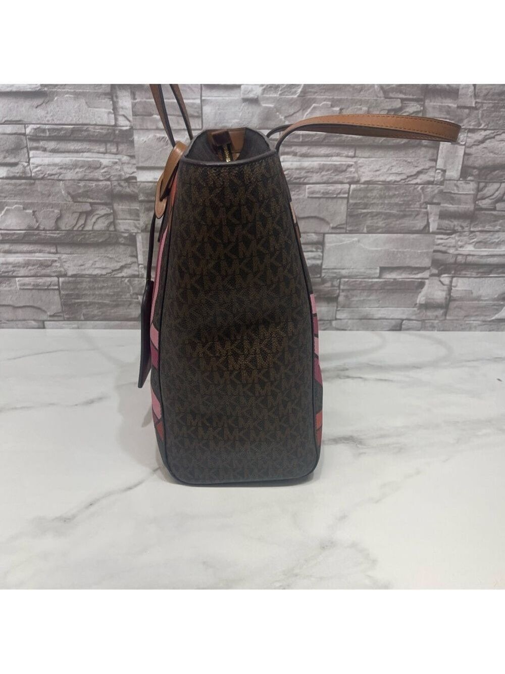 Michael Kors Sinclair Geometric 3D Grab Tote Brown/Red/Pink & Matching Wallet
2 - Picture 7 of 14